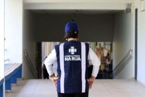 Consultório na rua: uma análise do acesso à saúde pela população em situação de rua a partir do número de equipes e dos desafios enfrentados